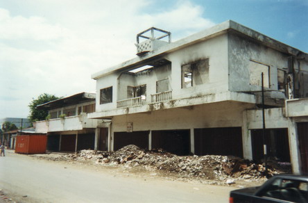 99_BurnedBuildings2_Dili_2001_resize